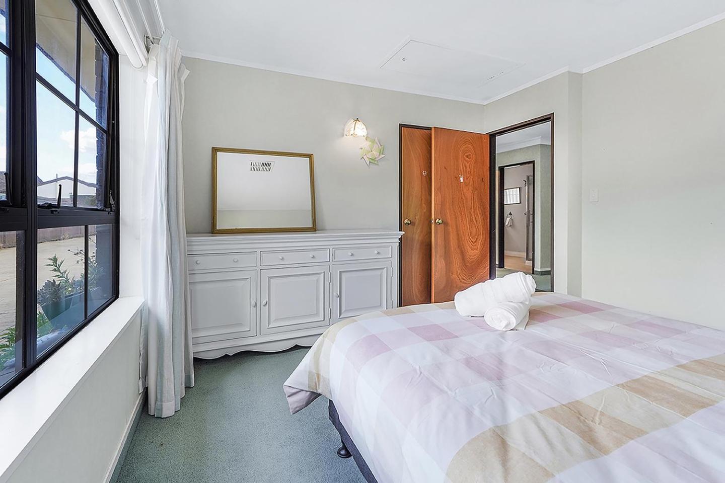 Wow, Spacious Home With A Pool Hamilton Esterno foto