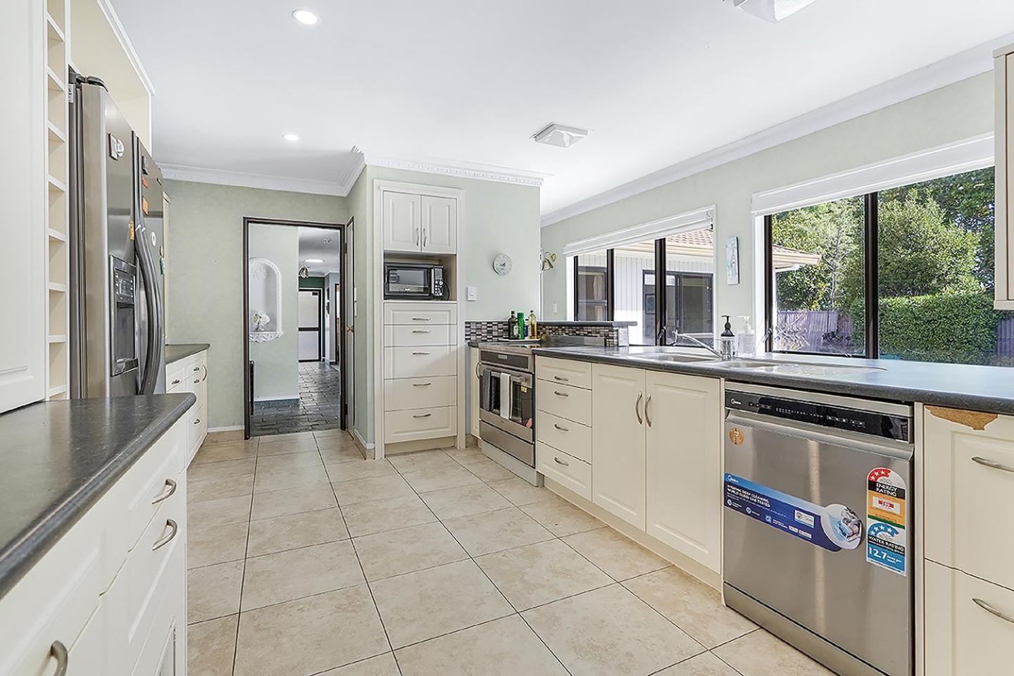 Wow, Spacious Home With A Pool Hamilton Esterno foto