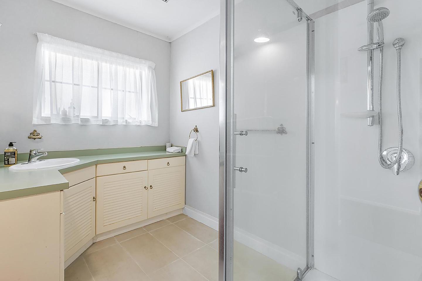 Wow, Spacious Home With A Pool Hamilton Esterno foto